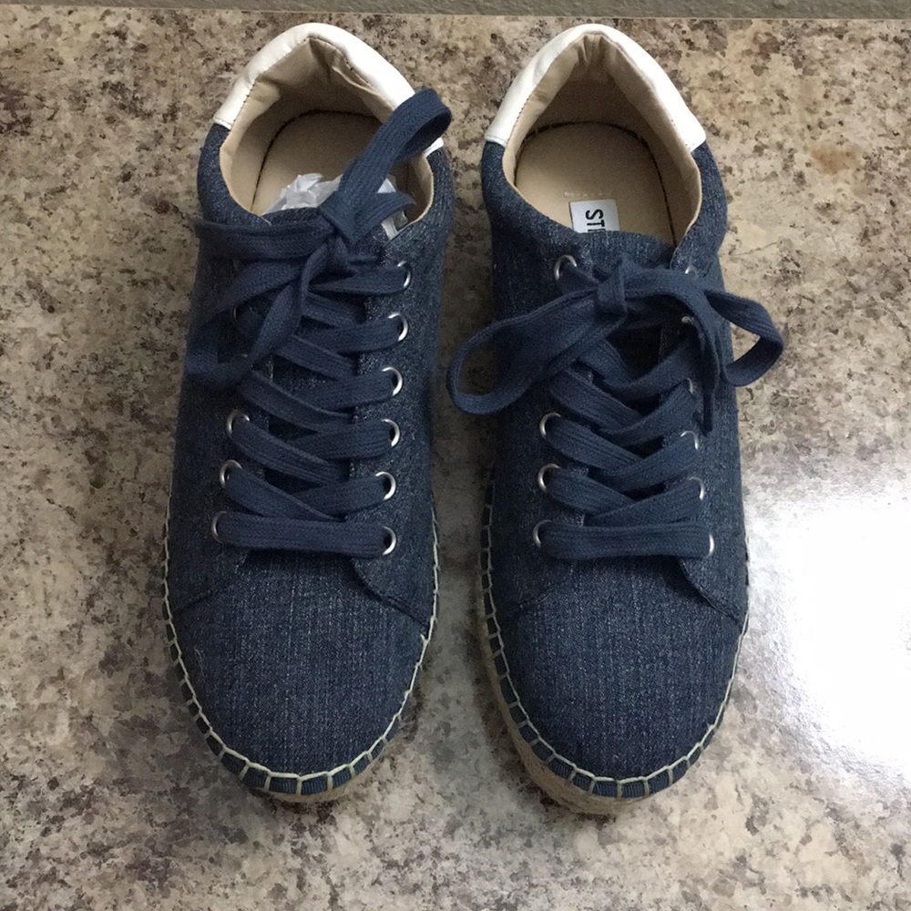 Steve Madden Denim Shoes - Picture 3 of 7